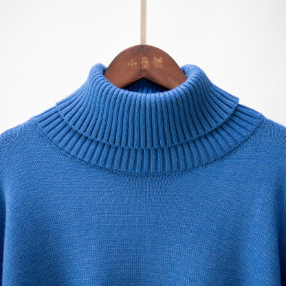 Loose knitted pullover sweater for women
