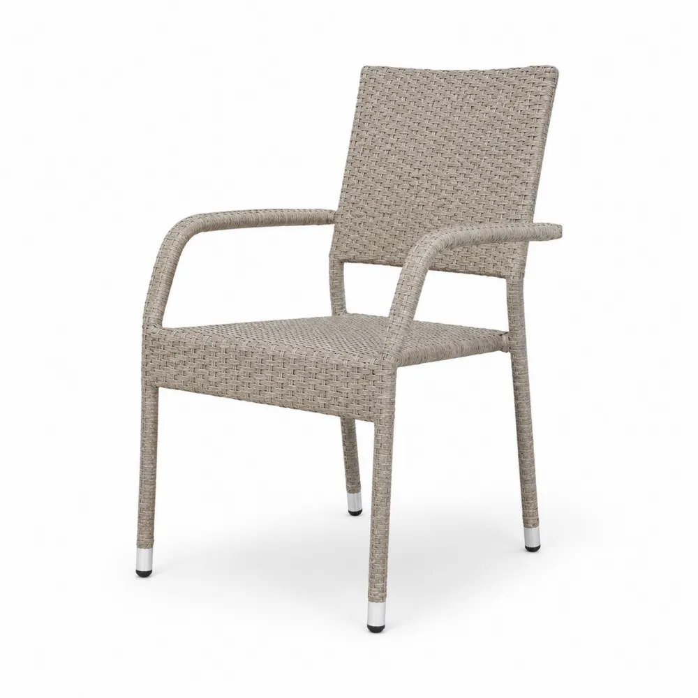 Sedia in wicker con braccioli