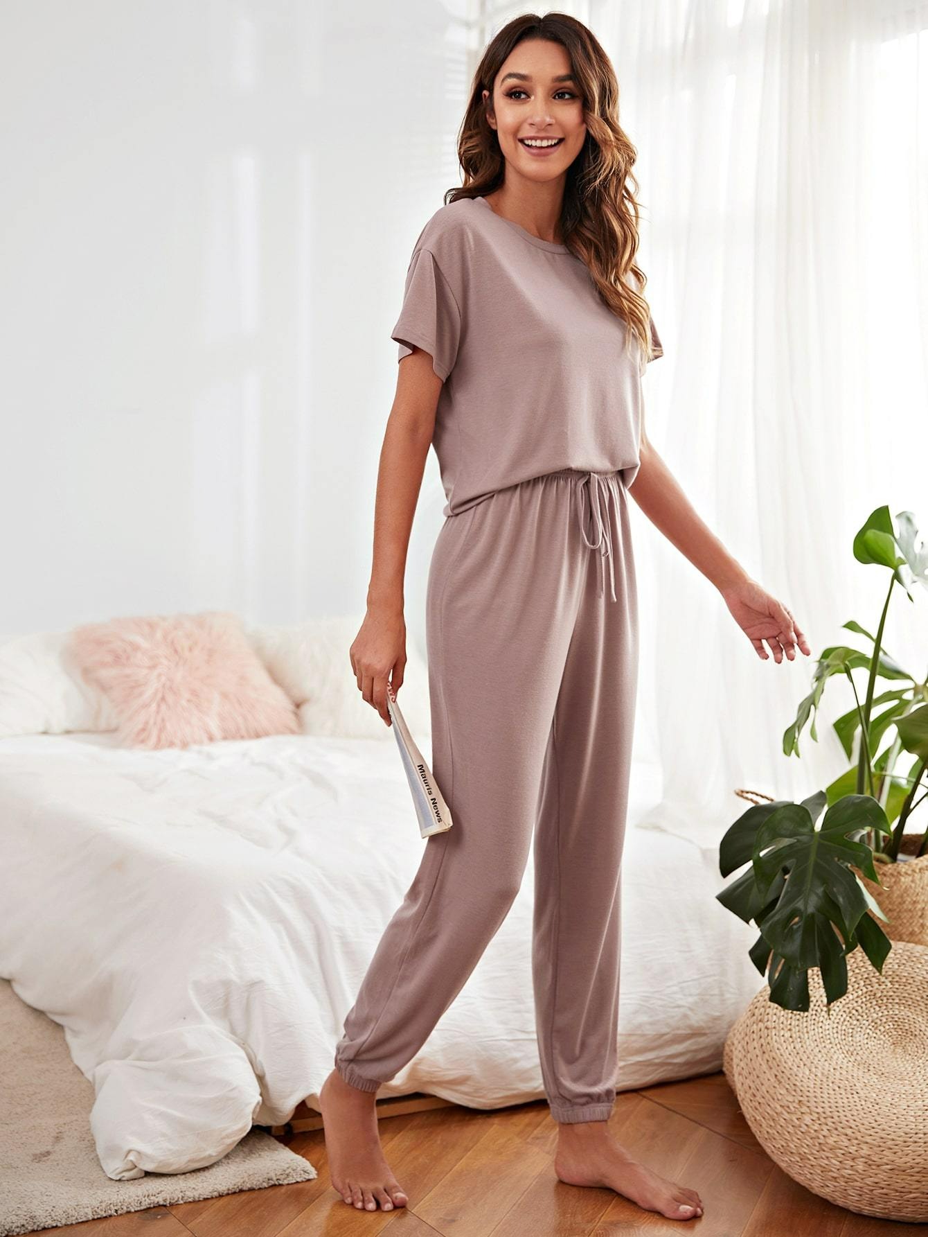 ✨Hot Sale✨Women's Casual Cozy 2 Piece Wear T-shirt&Cropped Pocket Drawstring Pants Set(Buy 2 get Free Shipping)