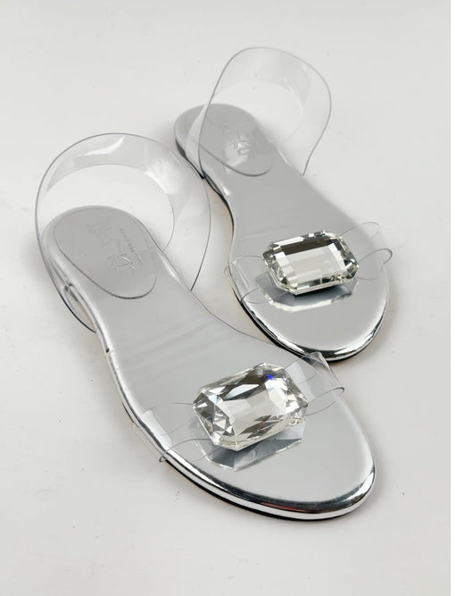 SILVER FLAT SANDAL WITH DIAMOND