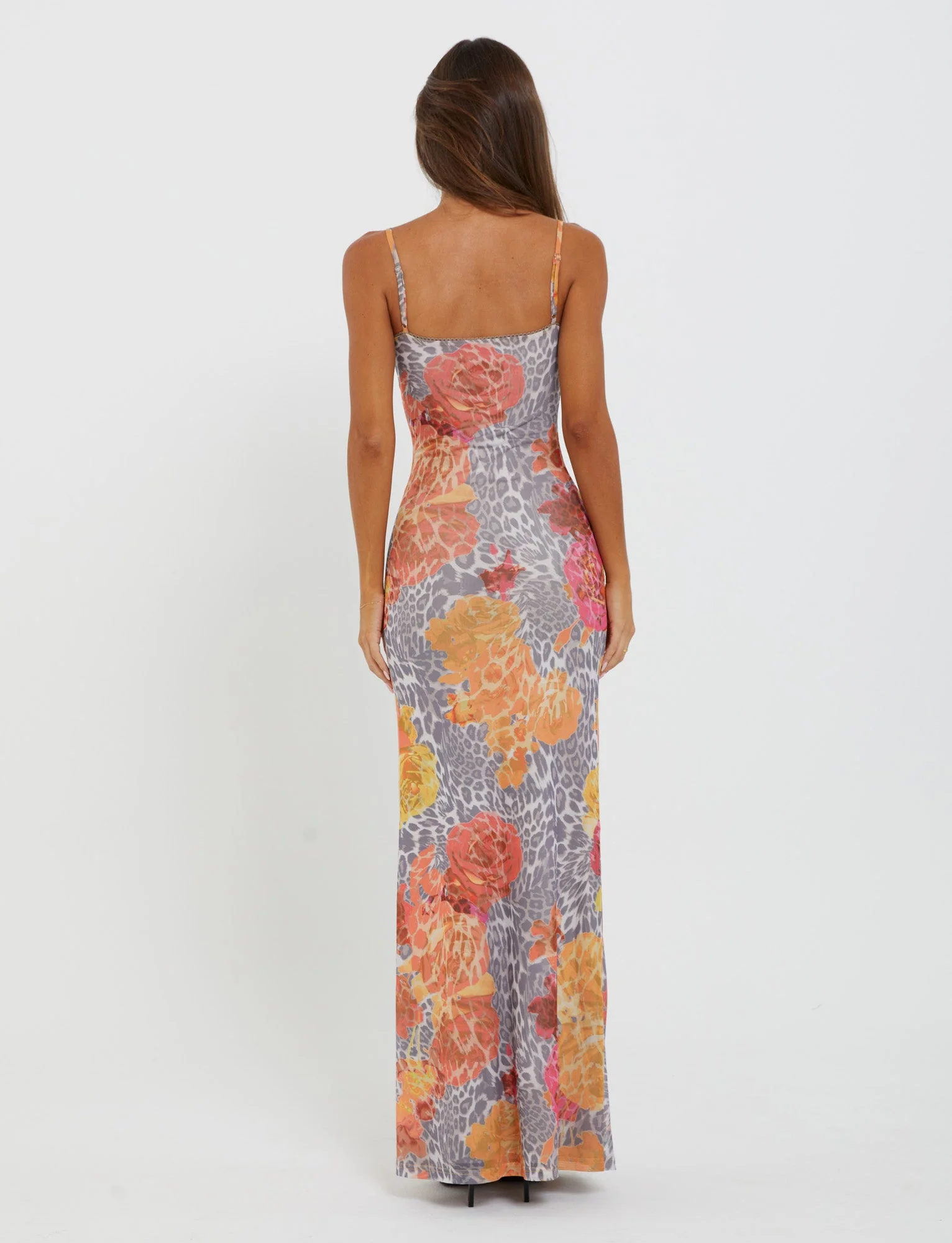 🔥🔥🔥🔥V-neckline fitted silhouette Maxi dress