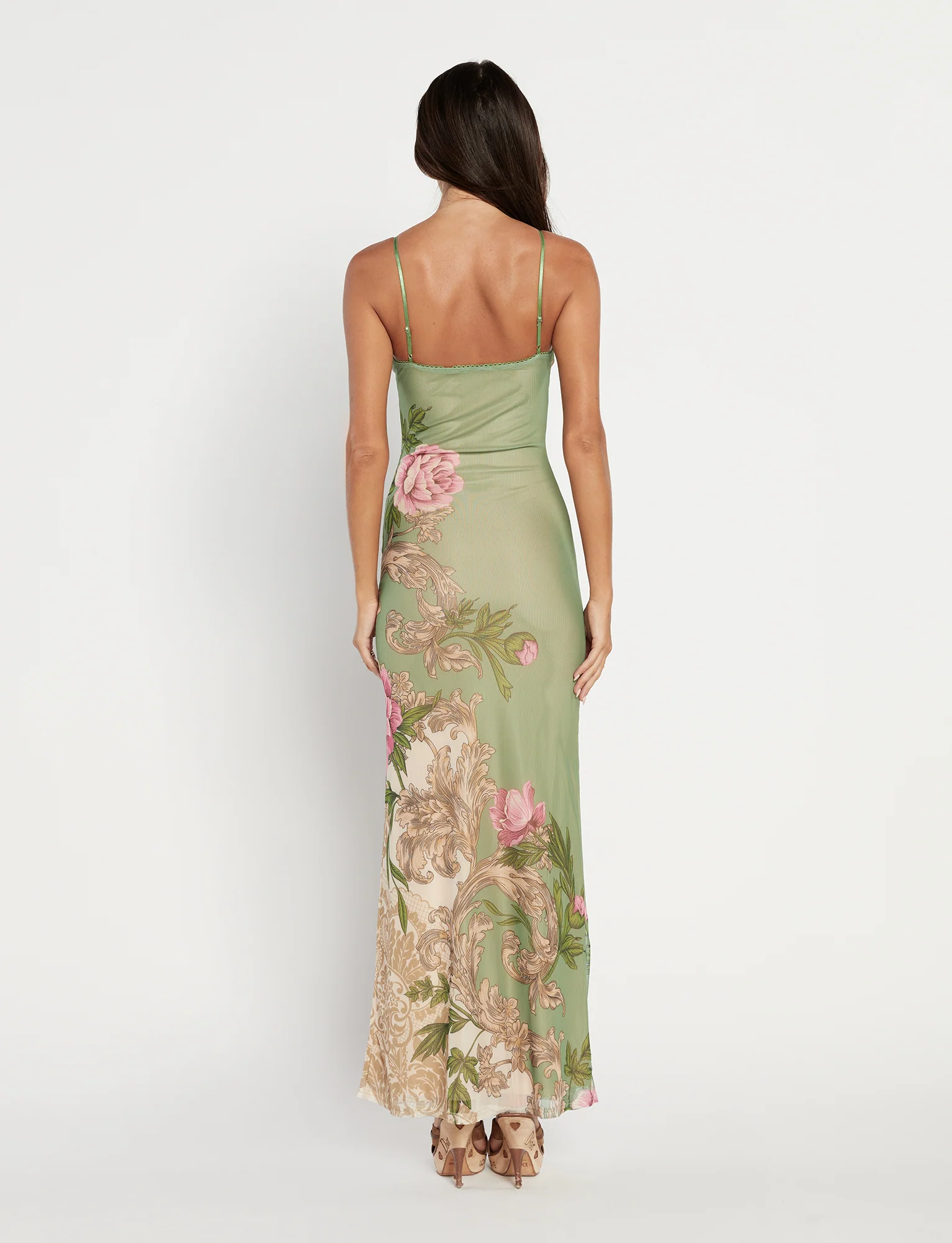 🔥🔥🔥🔥V-neckline fitted silhouette Maxi dress