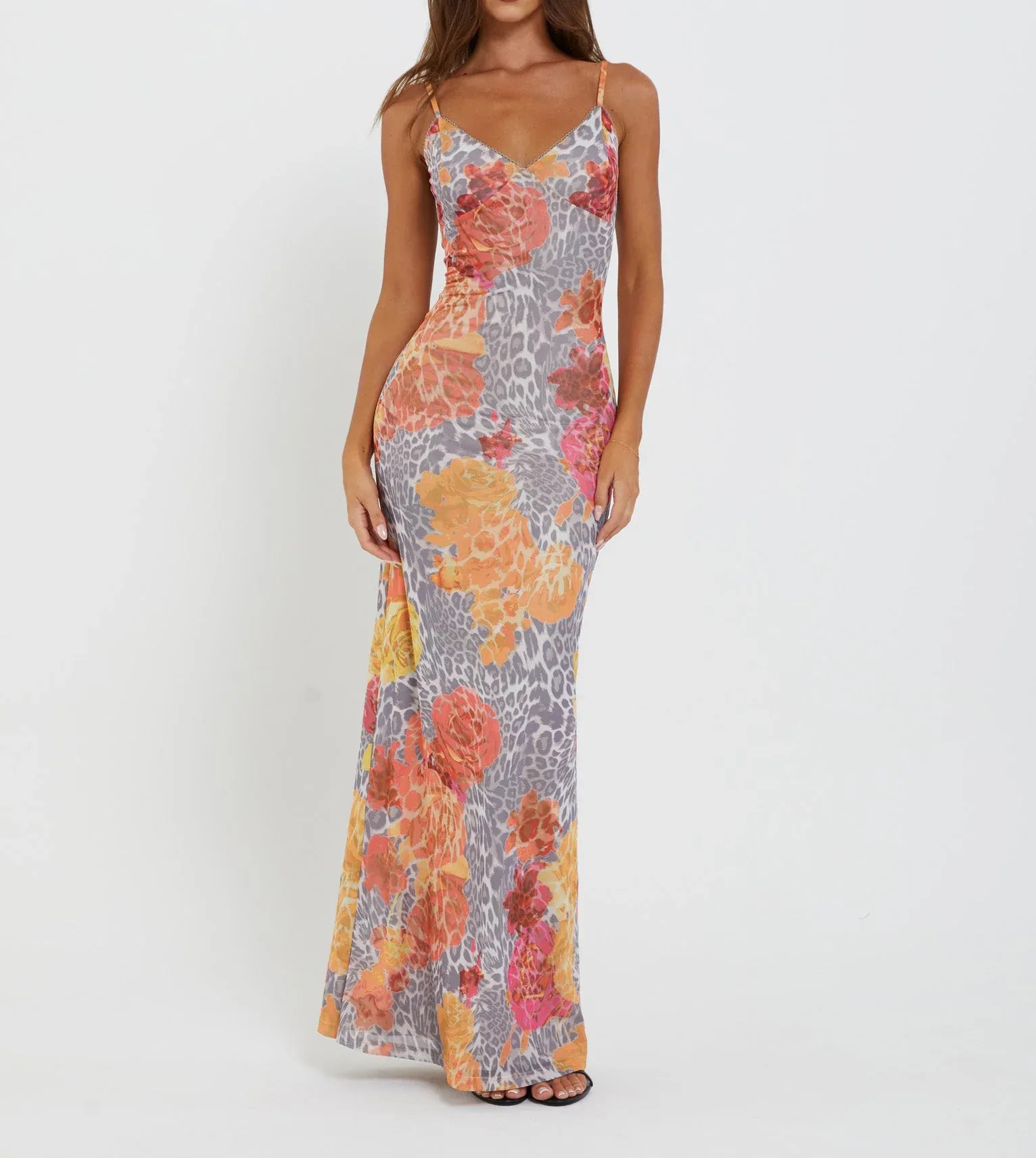 🔥🔥🔥🔥V-neckline fitted silhouette Maxi dress
