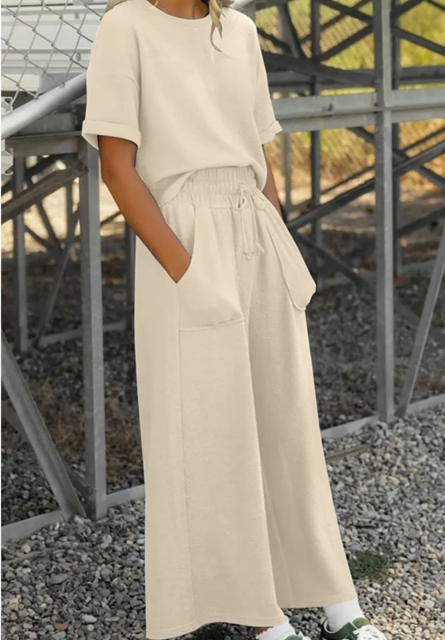 Women's 2-Piece Lounge Set – Oversized Tee & Wide-Leg Pants
