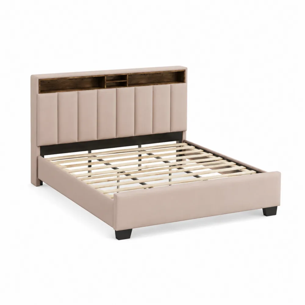 Letto matrimoniale con testiera beige e scaffali integrati