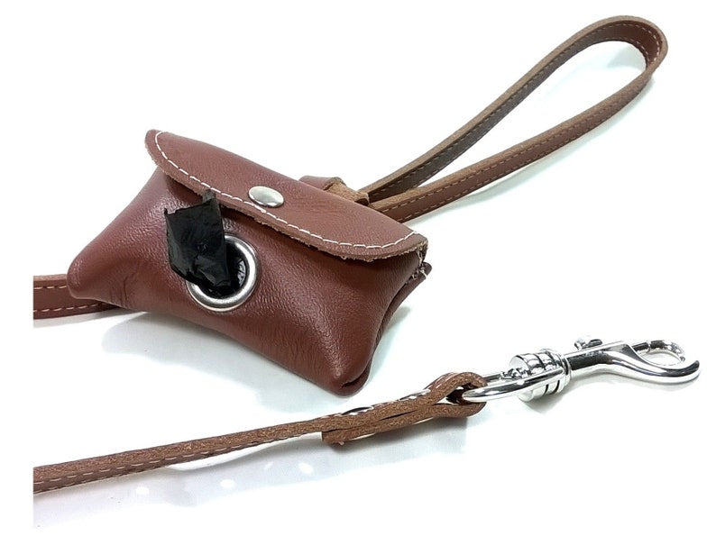 Porte-sac à crottes pour chien cuir marron style classique