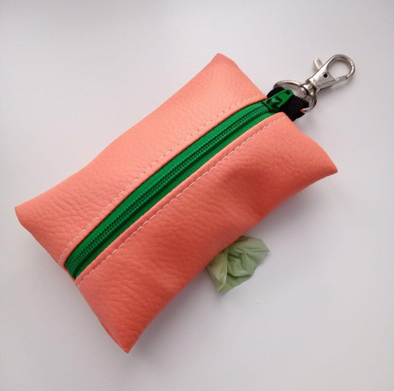 Porte-sac à crottes pour chien sac à déjections compact