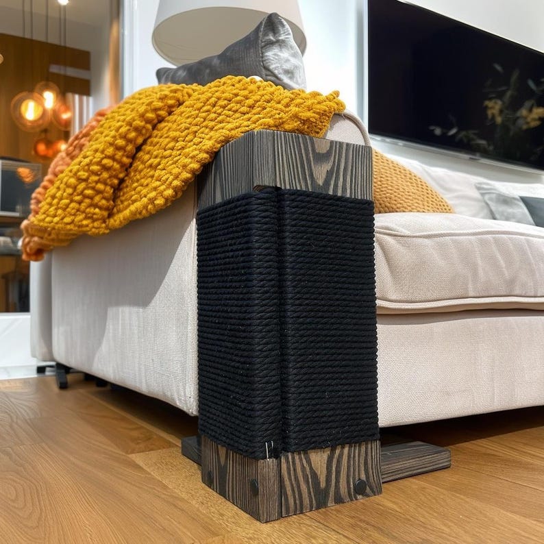Griffoir pour chat en bois avec tapis d’angle moderne