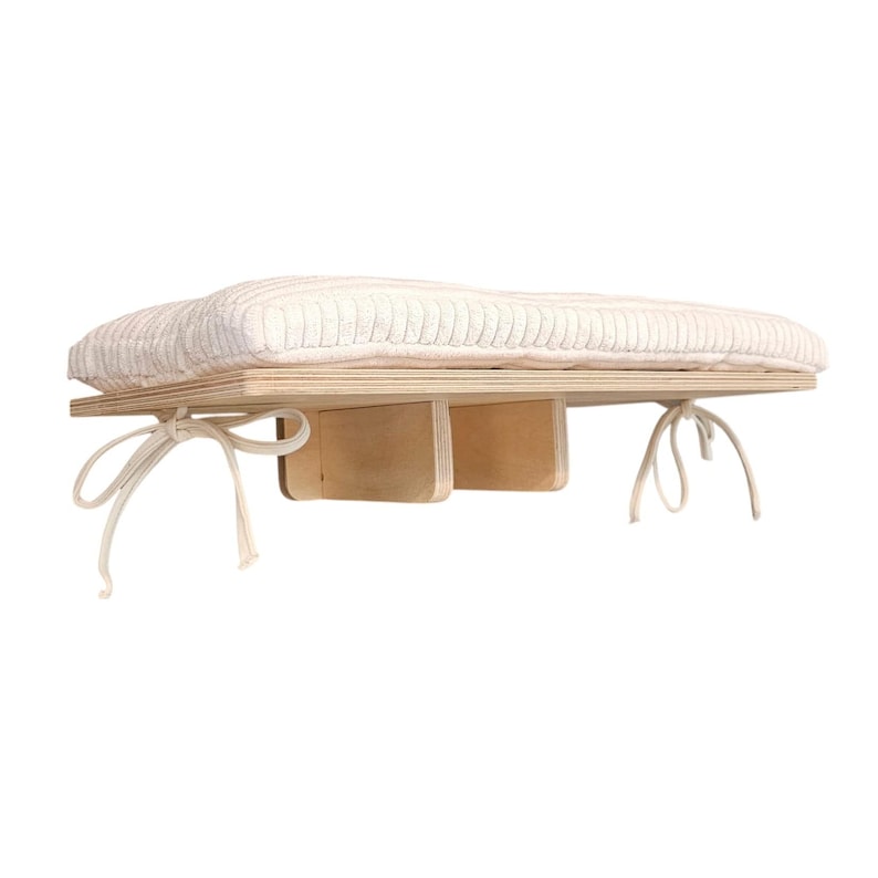 LEVEL 50 x 25 avec coussin, mobilier mural moderne pour chat, perchoir avec couchages. Aire de jeux, abri et étagère à grimper. Plusieurs couleurs, sans danger pour les animaux.