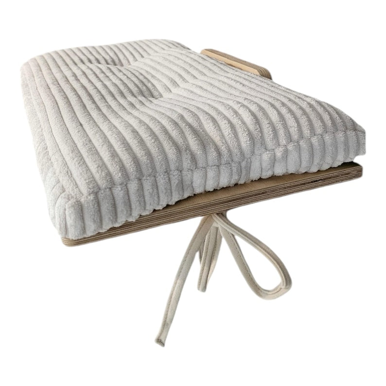 LEVEL 50 x 25 avec coussin, mobilier mural moderne pour chat, perchoir avec couchages. Aire de jeux, abri et étagère à grimper. Plusieurs couleurs, sans danger pour les animaux.