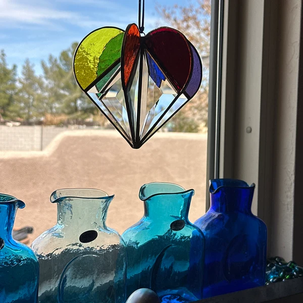 💕Handmade Stained Heart-shaped Suncatcher, BUY 2 FREE SHIPPING!