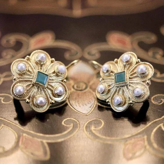 Náušnice s vintage kryštálmi a kvetmi-Eleanor Hart SK