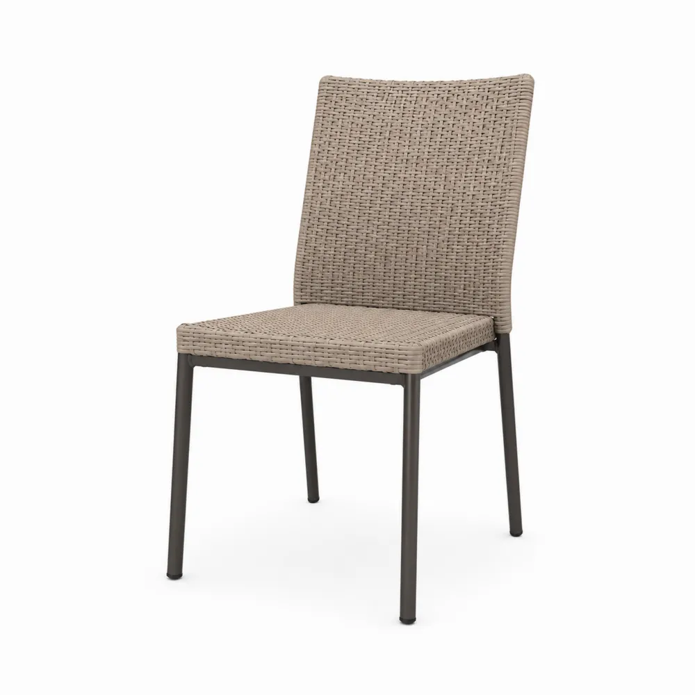 Chaise en métal et polyéthylène tressé Beige