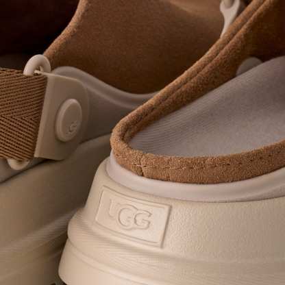 GoldenGlow Suede Clog - CHESTNUT