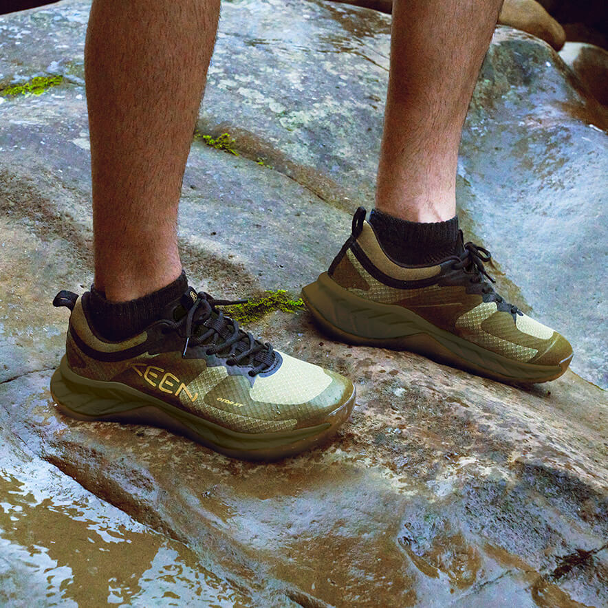メンズ ヴァーサコア ウォータープルーフ ハイキングシューズ  |  Dark Olive/Antique Moss