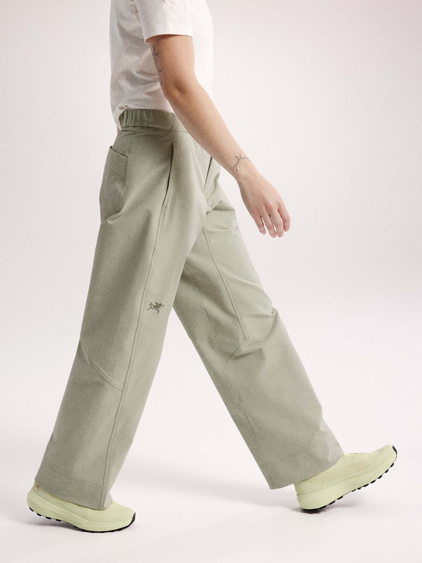 ニア パンツ ウィメンズ