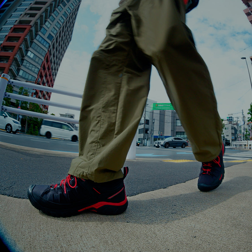メンズ ターギー EXP ウォータープルーフ KEEN x Marmot  |  Black/Red