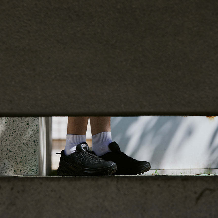 メンズ ジャスパー ザイオニック KEEN x DOE  |  Doe Black/Star White