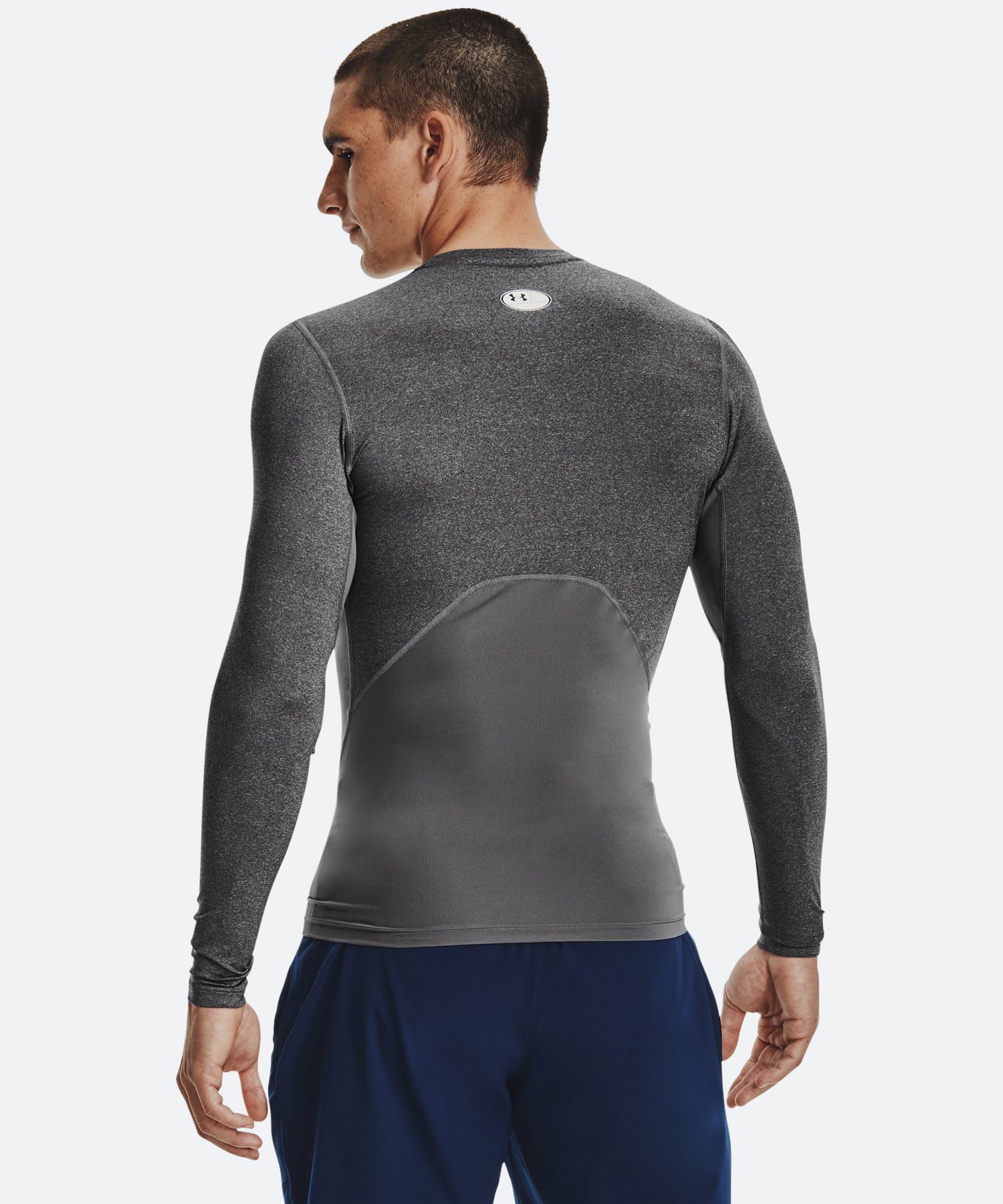 UAヒートギアアーマー コンプレッション ロングスリーブ シャツ（トレーニング/MEN） CarbonHeather / Black(090)