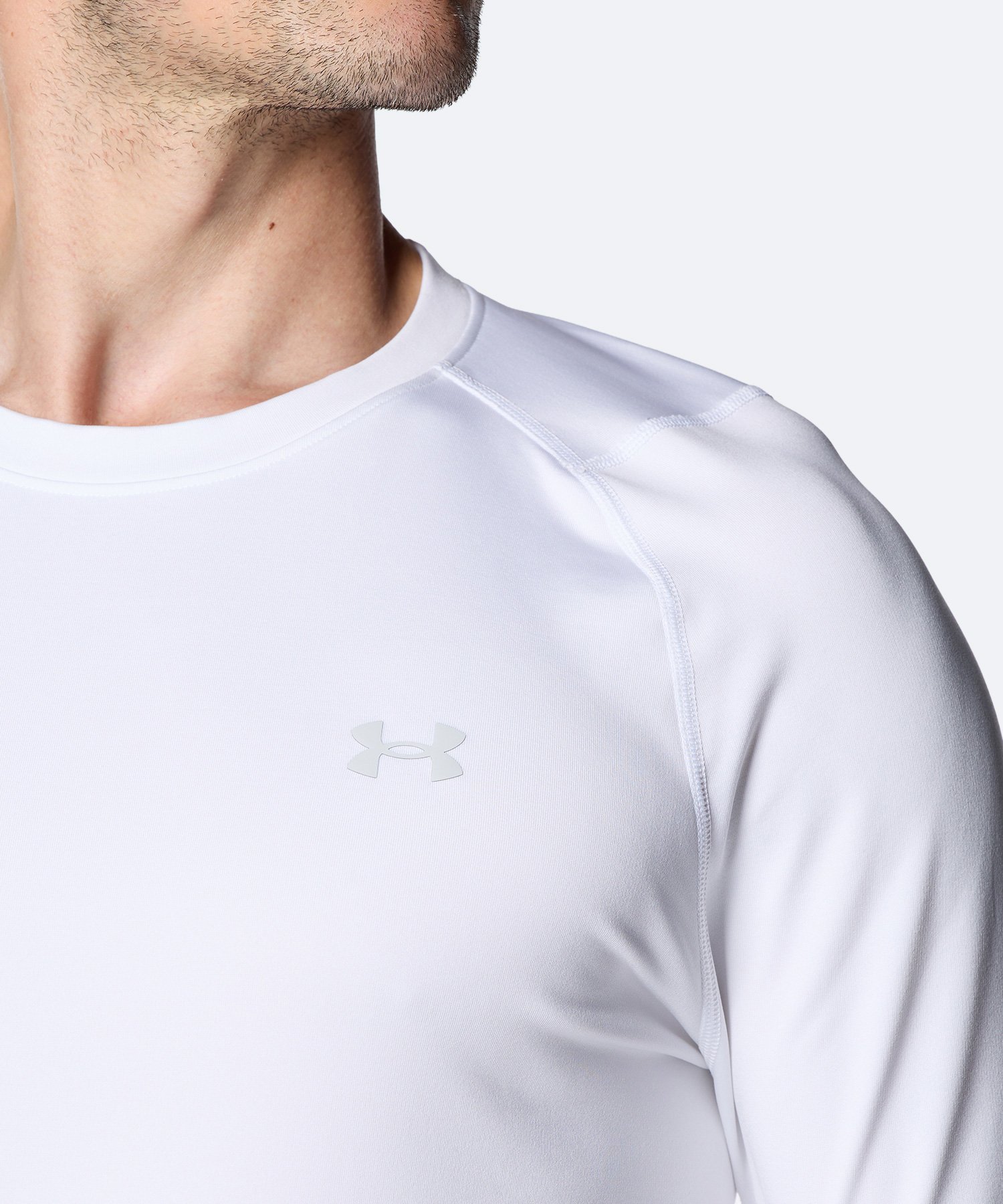 UAコールドギア フィッティド ロングスリーブ クルーネック シャツ（ゴルフ/MEN） White / Halo Gray(100)