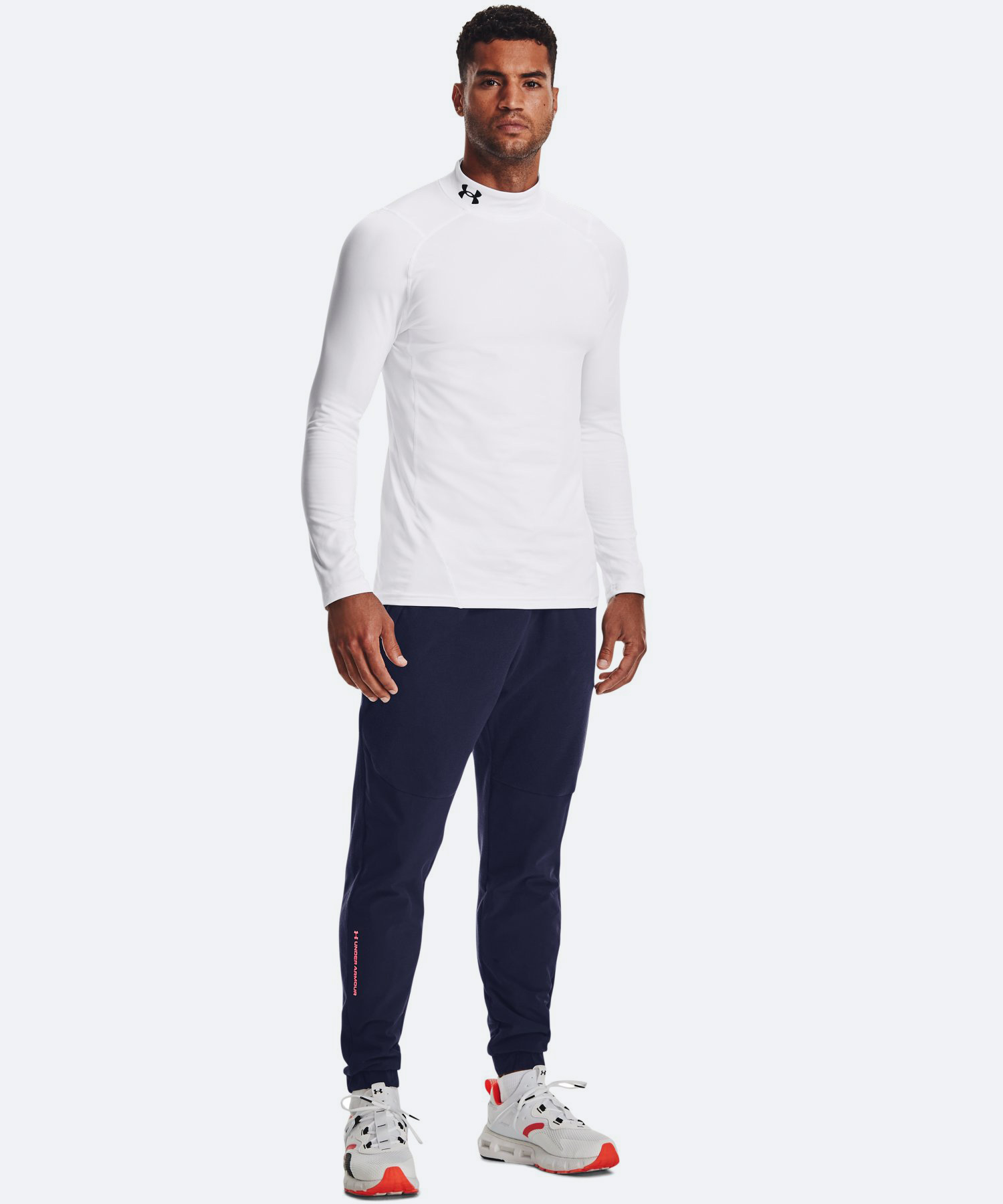 UAコールドギアアーマー フィッティド ロングスリーブ モックネック シャツ（トレーニング/MEN） White / Black(100)