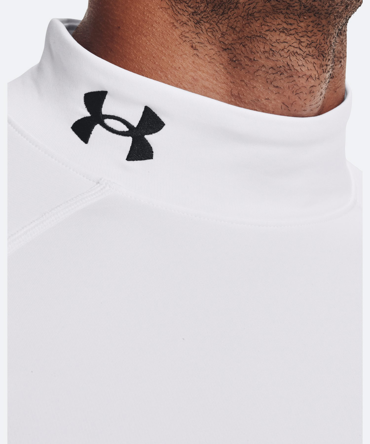 UAコールドギアアーマー フィッティド ロングスリーブ モックネック シャツ（トレーニング/MEN） White / Black(100)