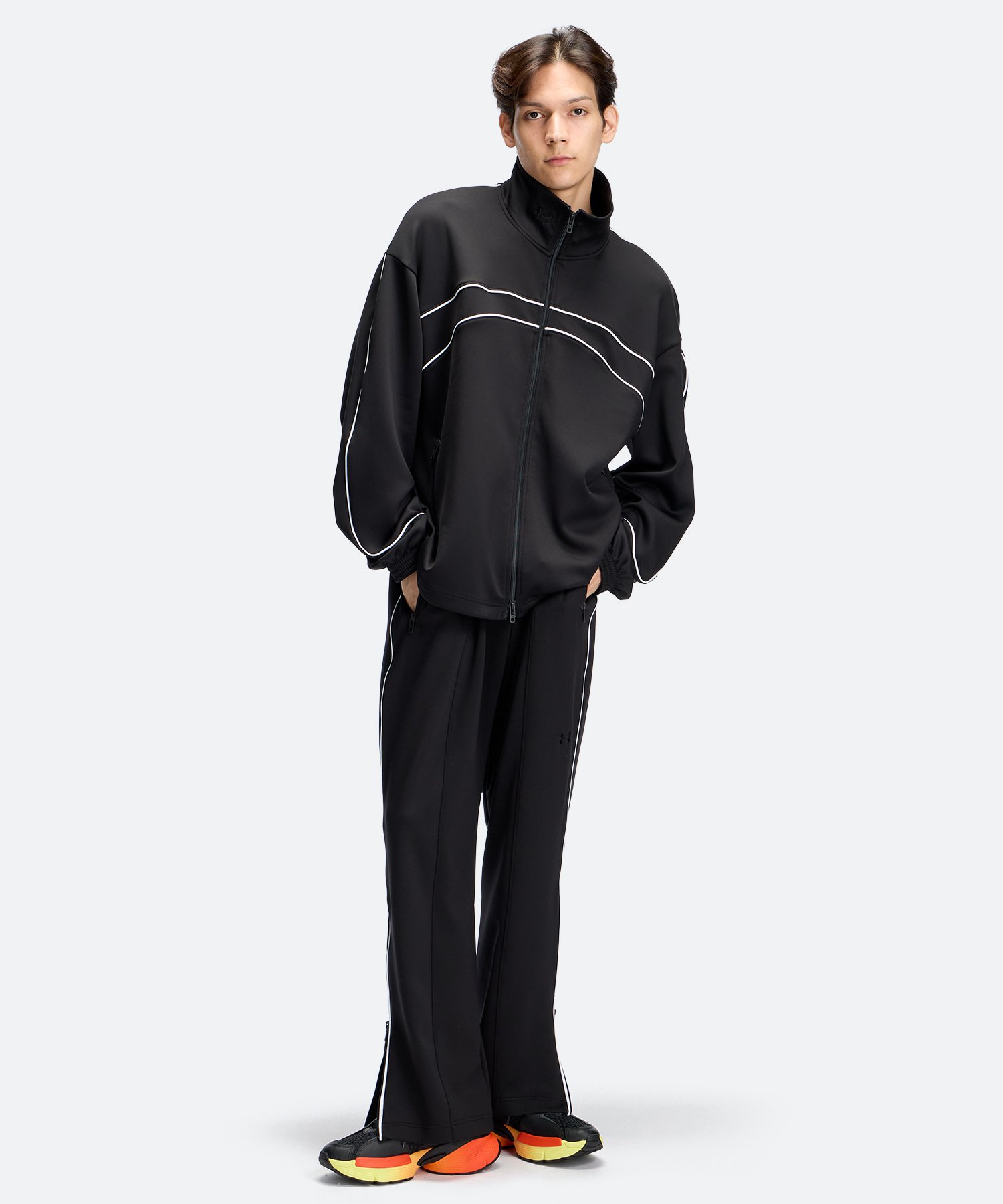 UAアイコン96（ライフスタイル/UNISEX） Black / Dark Orange(003)