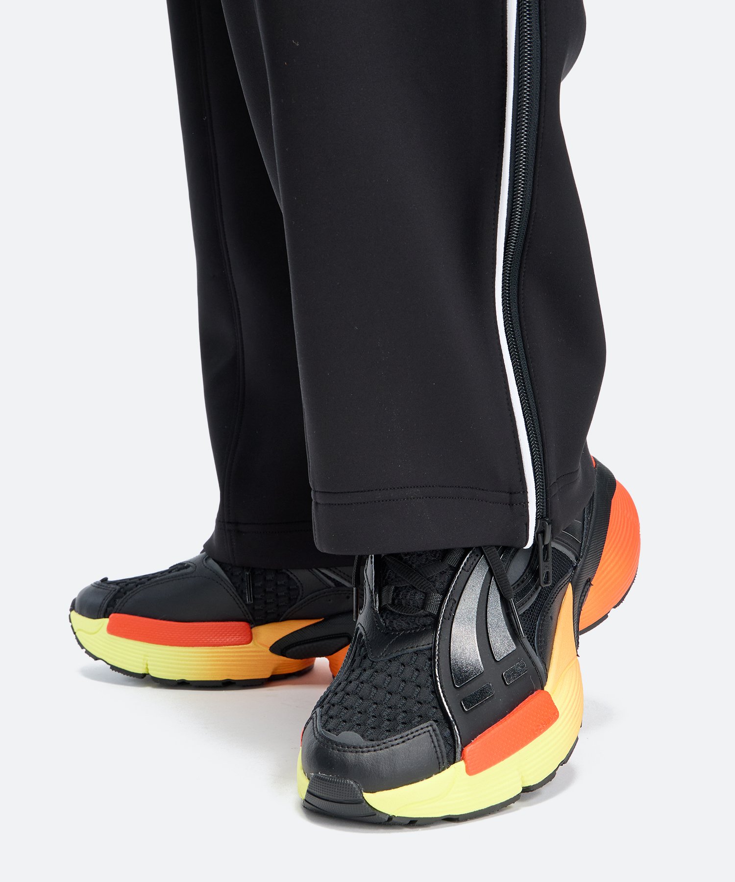 UAアイコン96（ライフスタイル/UNISEX） Black / Dark Orange(003)