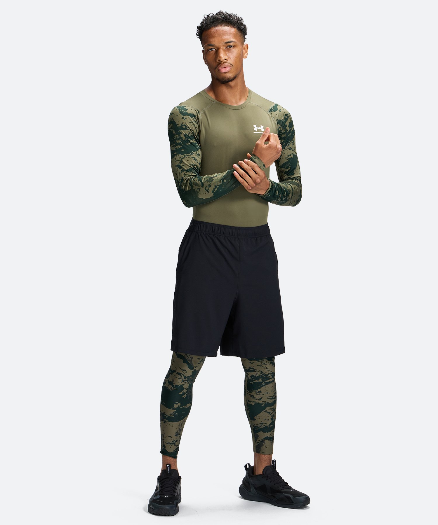 UAヒートギアアーマー コンプレッション カモ ロングスリーブ シャツ（トレーニング/MEN） Marine OD Green / White(390)