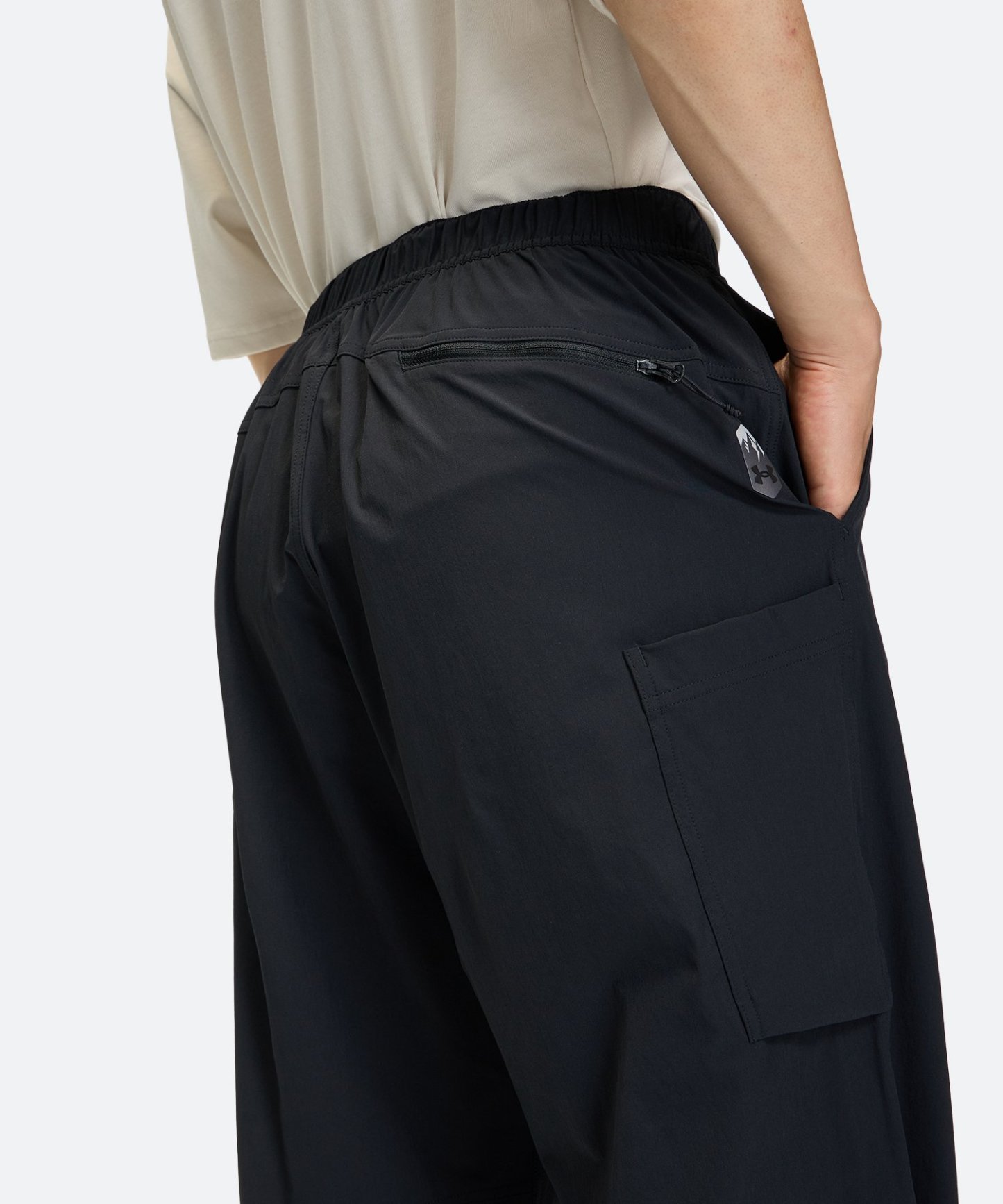 UAアーバンオーディー カーゴパンツ（ライフスタイル/MEN） Black / Black(001)