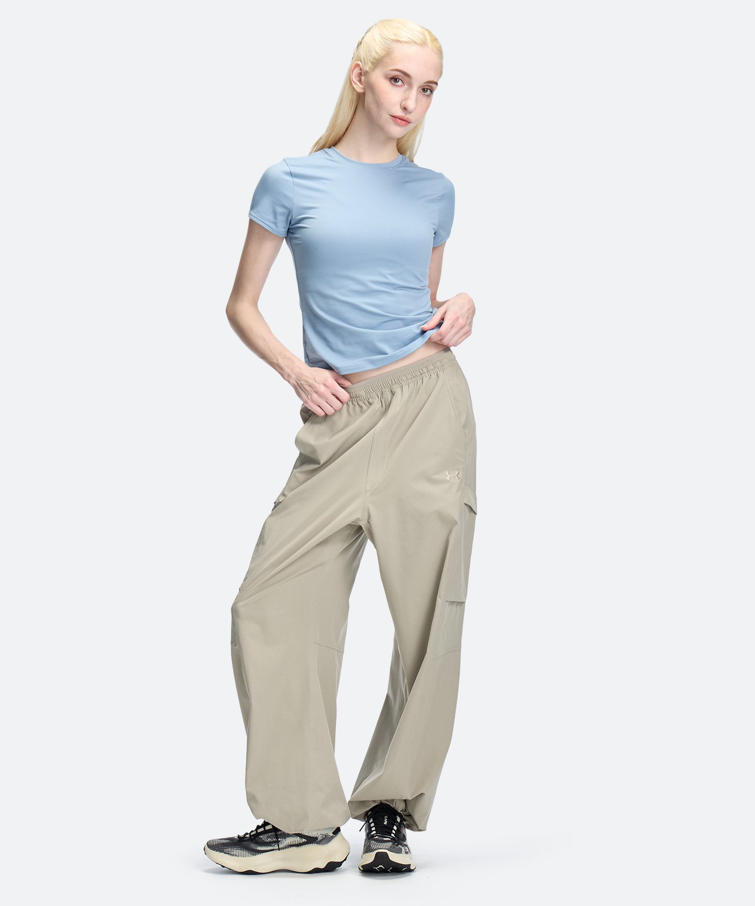 UAアーバンオーディー カーゴパンツ（ライフスタイル/WOMEN） Timberwolf Taupe(203)