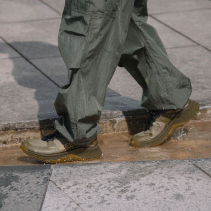メンズ ヴァーサコア ウォータープルーフ ハイキングシューズ  |  Dark Olive/Antique Moss