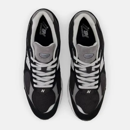 New Balance M2002RXV1