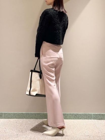 美脚ストレッチパンツ