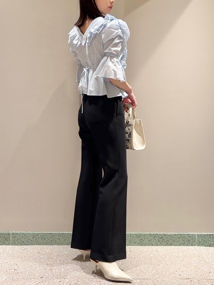 美脚ストレッチパンツ