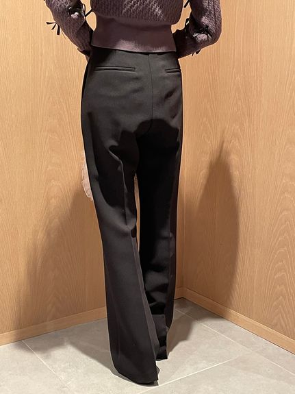 美脚ストレッチパンツ