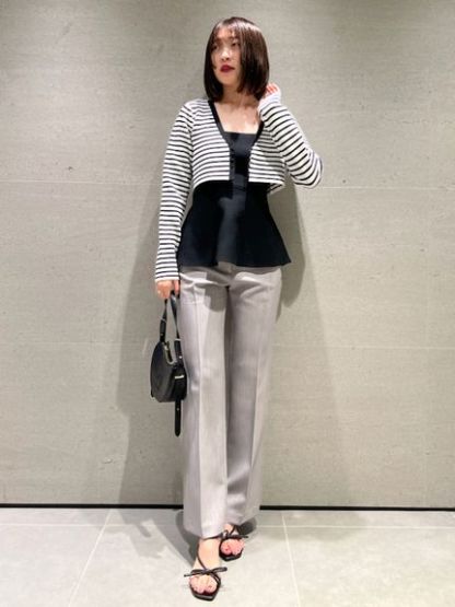 美脚ストレッチパンツ