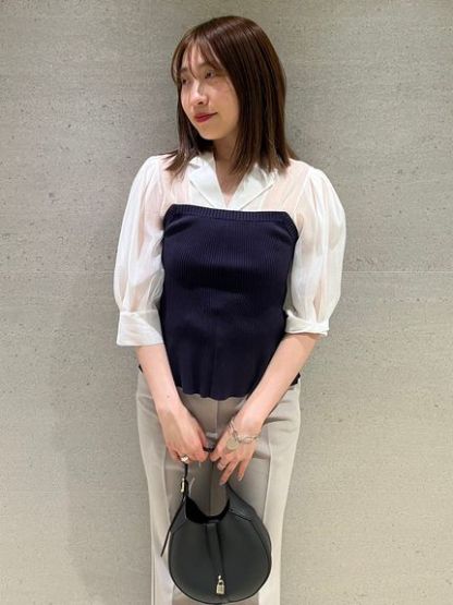 美脚ストレッチパンツ