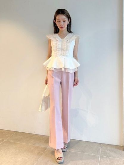 美脚ストレッチパンツ