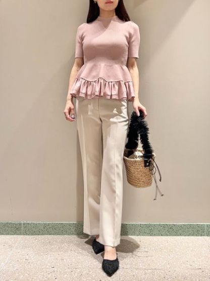美脚ストレッチパンツ