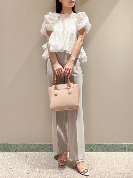 美脚ストレッチパンツ