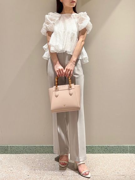 美脚ストレッチパンツ