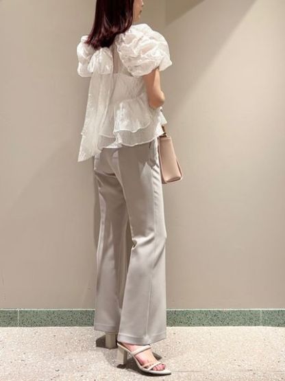 美脚ストレッチパンツ