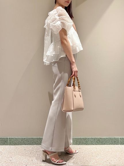 美脚ストレッチパンツ
