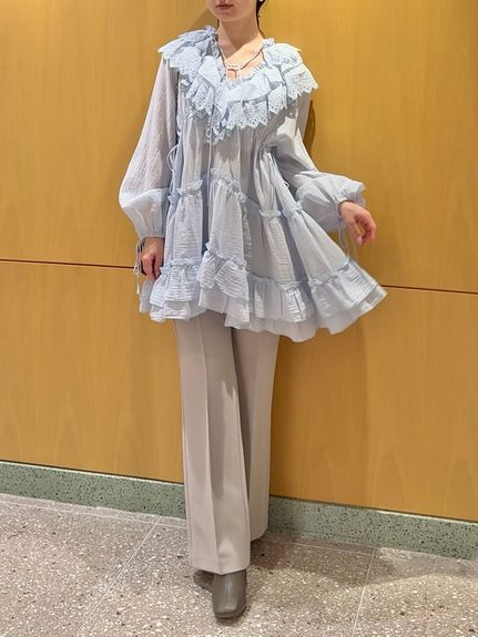 美脚ストレッチパンツ