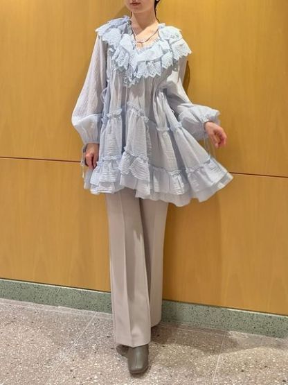 美脚ストレッチパンツ