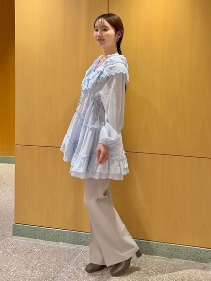 美脚ストレッチパンツ