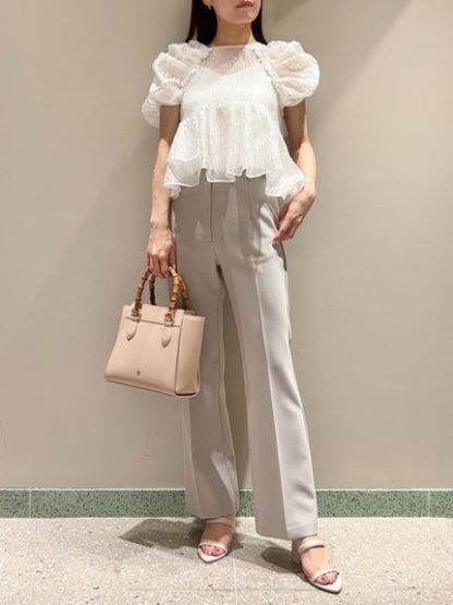 美脚ストレッチパンツ