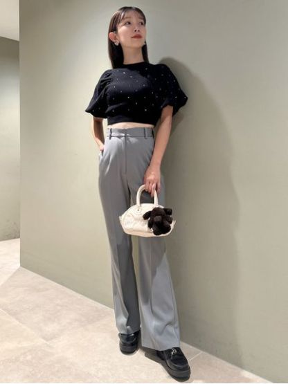 美脚ストレッチパンツ