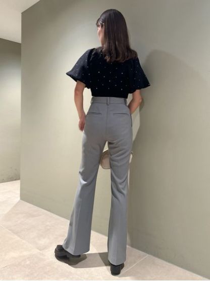 美脚ストレッチパンツ